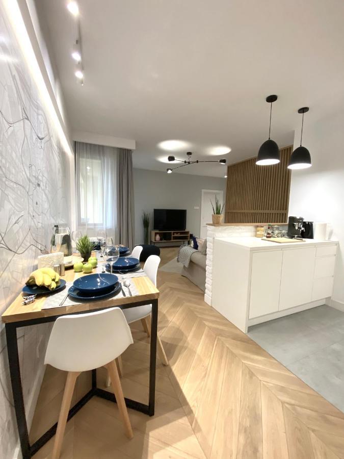 Mycherry - Old Town Apartment - Wiezienna 21C Вроцлав Экстерьер фото