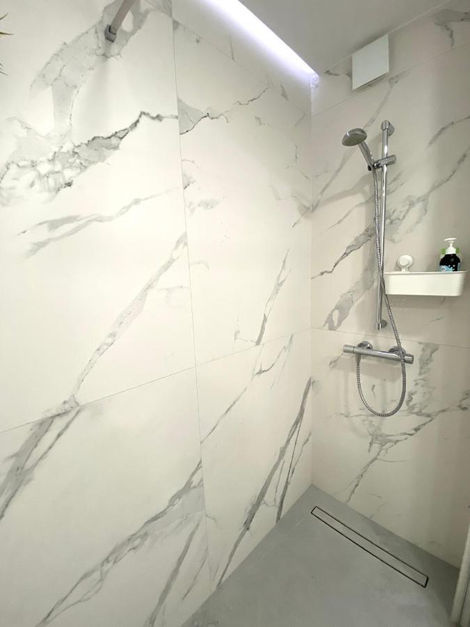 Mycherry - Old Town Apartment - Wiezienna 21C Вроцлав Экстерьер фото